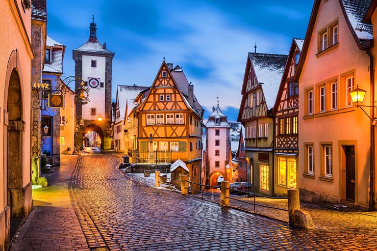 The European Union has not lifted its ban on travelers from the US © Michael Abid/Alamy Stock Photo