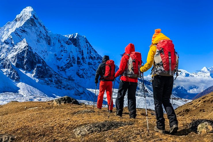 Mount Everest will reopen to trekkers this fall © Bartosz Hadyniak/Getty Images
