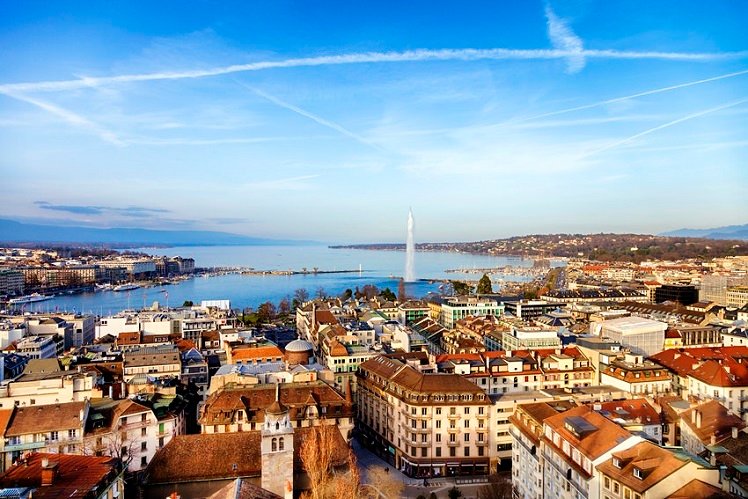 Geneva is giving visitors free gift cards to spend in the city © Bim via Getty Images