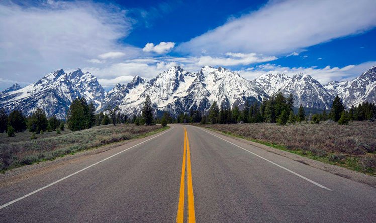 Head to snow-capped peaks in the Rocky Mountains ©Jeff R Clow/Getty Images