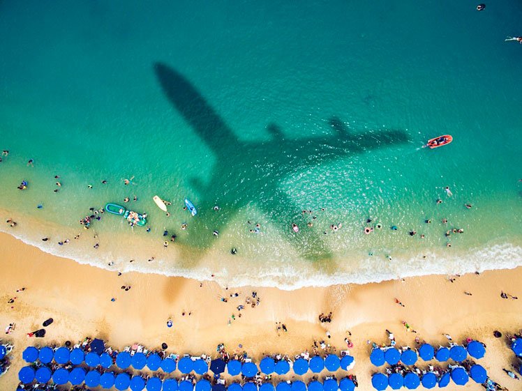 United will add service to dozens of warm-weather destinations this November © Orbon Alija/Getty Images