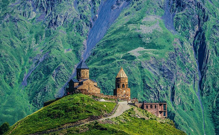Georgia will allow travelers who are vaccinated ©Fotokon/Shutterstock