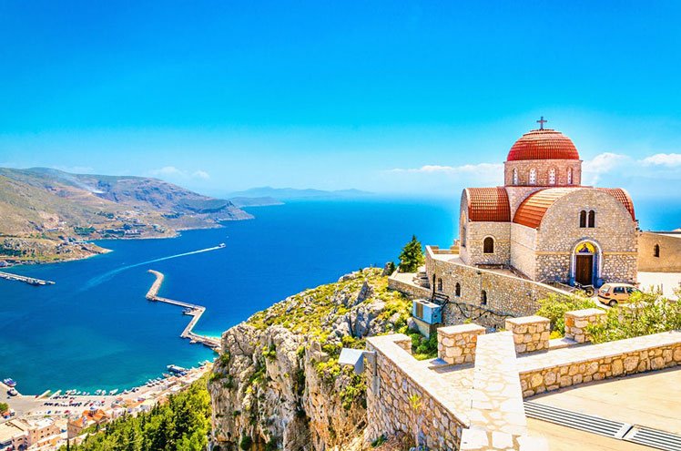 Greece is aiming to welcome travelers back from May © Anna_Jedynak / Getty Images