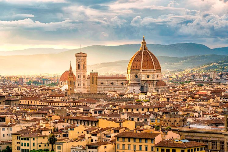 Italy's beautiful cityscapes are easy to fall for, but the country's entry requirements can sometimes be quite complicated © Suttipong Sutiratanachai / Getty Images
